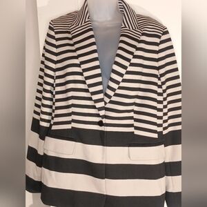 TAKE 50% OFF Zebra Chic: Bold Stripes in Monochrome CALVIN KLEIN blazer(#1,172)
